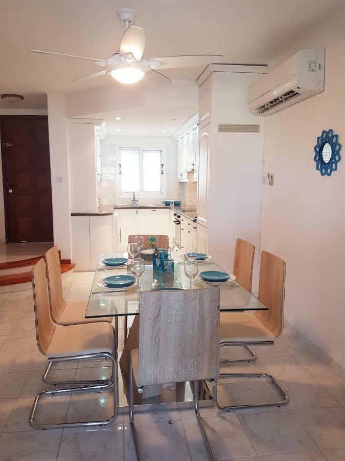 Sea Front Villa Vera Хлоракас Экстерьер фото