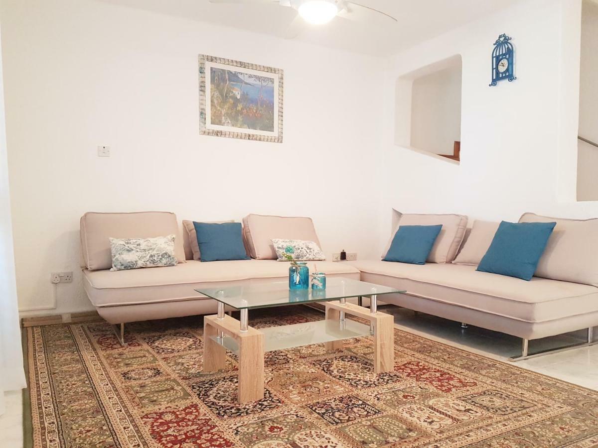 Sea Front Villa Vera Хлоракас Экстерьер фото